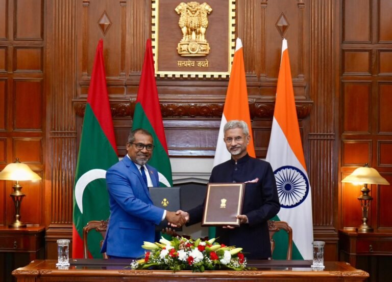 maldivies and india