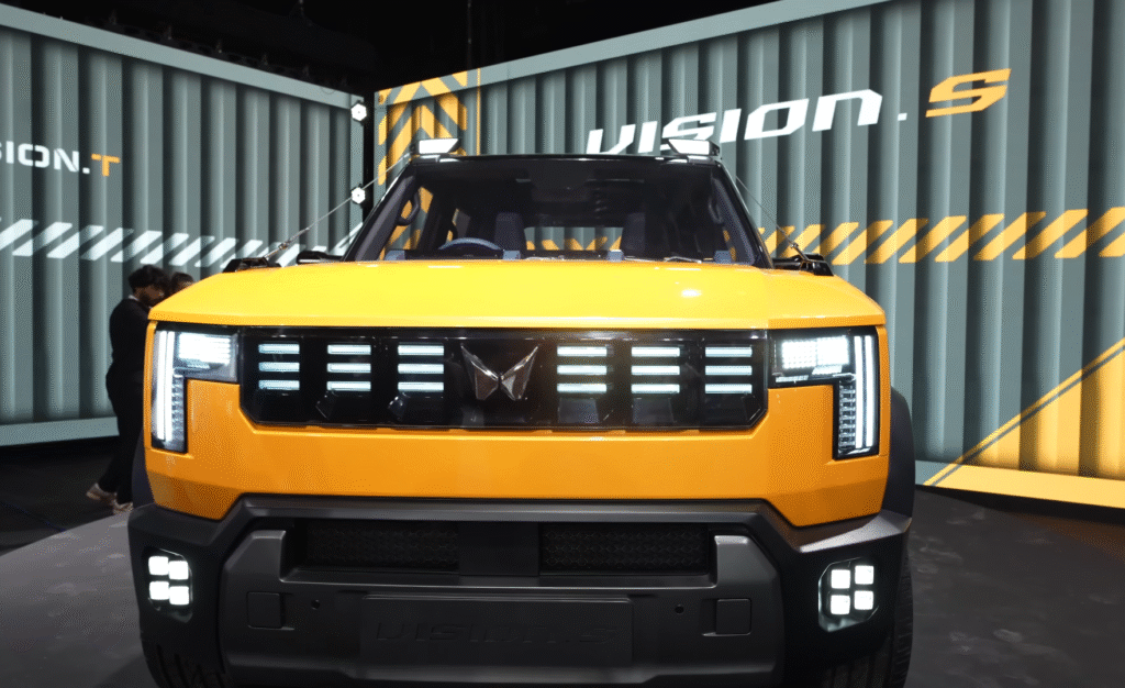Mahindra Vision S Images