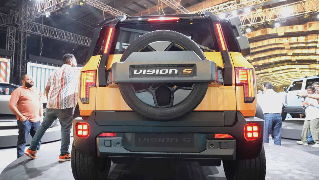 Mahindra Vision S Images