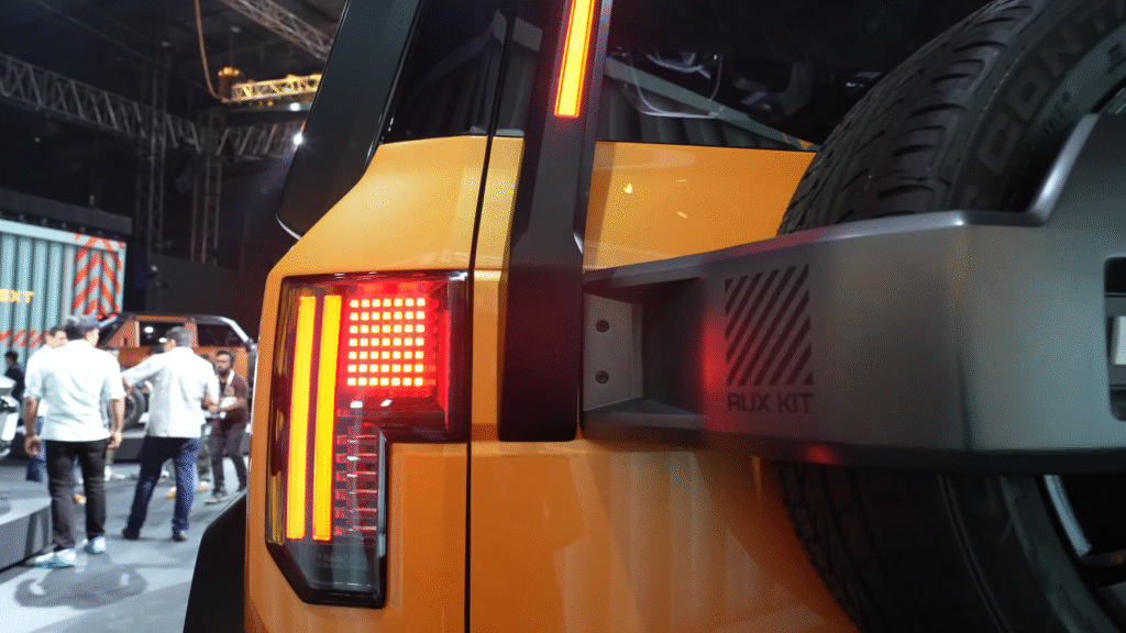 Mahindra Vision S Images